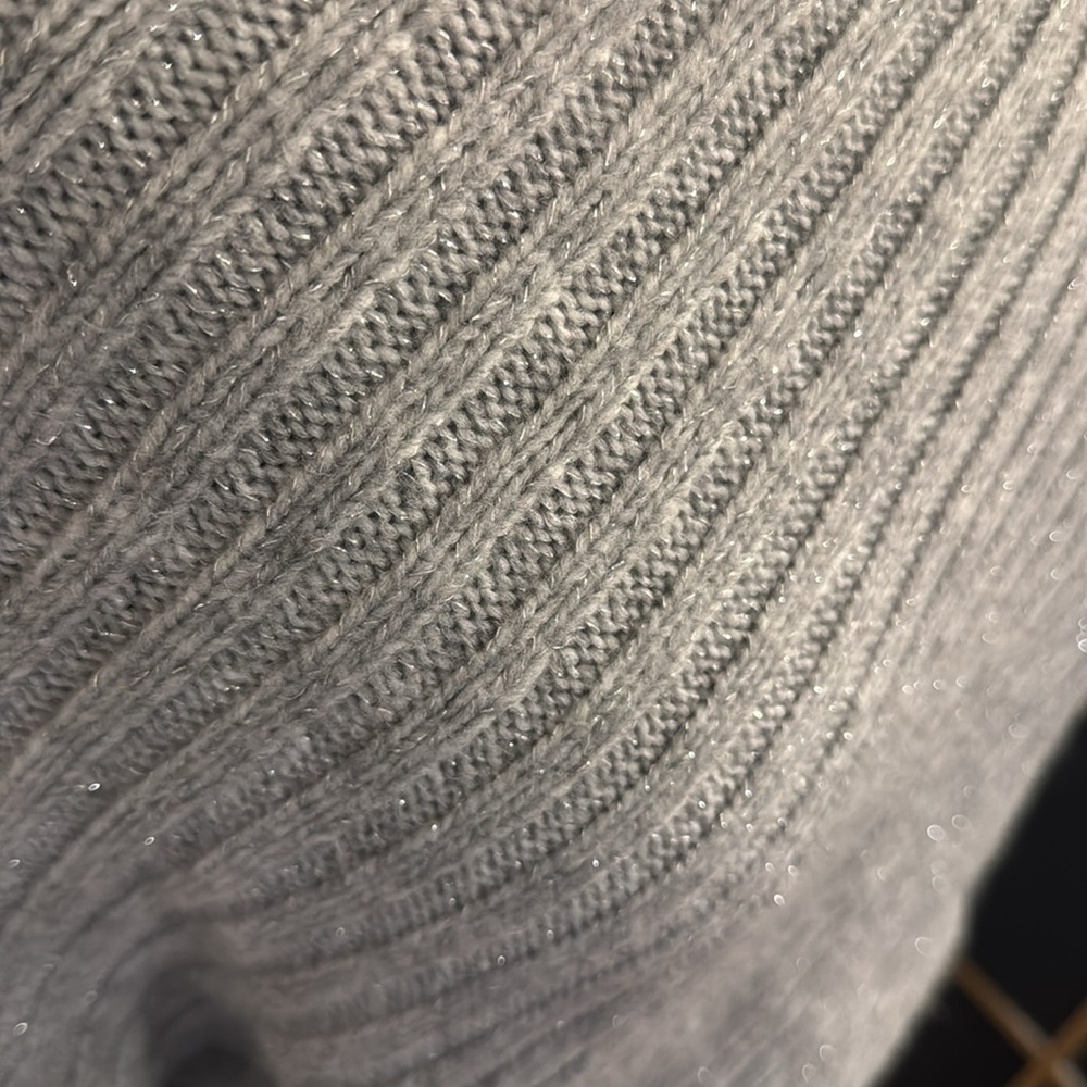 Jennifer Lopez for Kohl’s Off-Shoulder Grey Sparkly Sweater - Size L - Picture 2 of 6